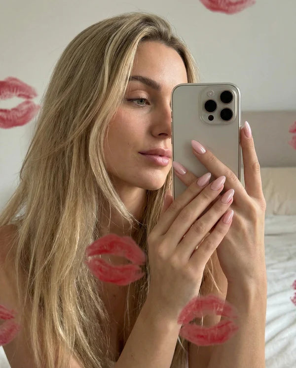 La qualité est incroyable. Les ongles sont solides, confortables et très naturels.